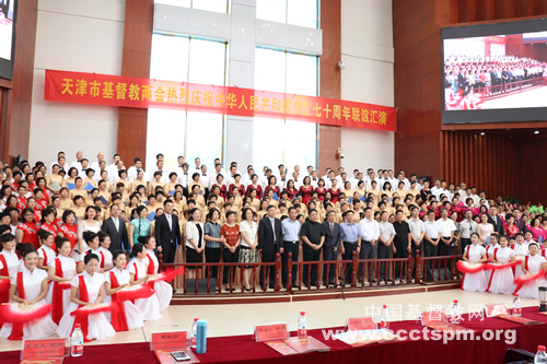 1569821804459131.jpg _合影側(cè)面.jpg