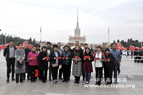 1571626175469752.jpg _組織參觀新中國成立70周年大型成就展-.jpg